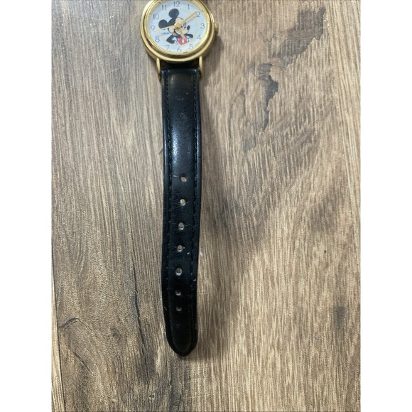 Vintage LORUS MICKEY MOUSE WRISTWATCH w LEATHER BAND Needs Battery - Picture 4 of 5